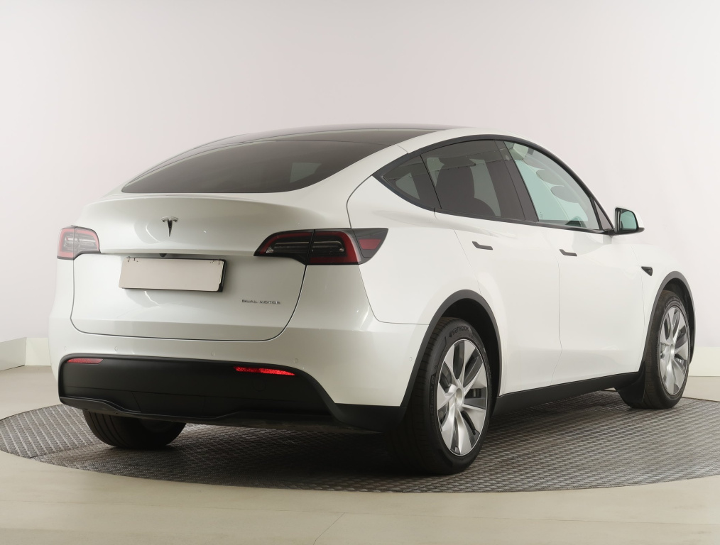Tesla Model Y 4x4 2022 7