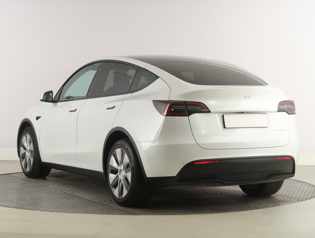 Tesla Model Y 4x4 2022 5