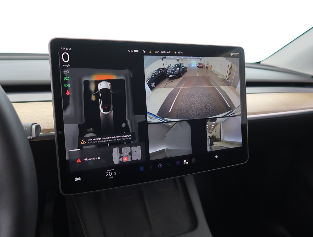 Tesla Model Y 4x4 2022 19