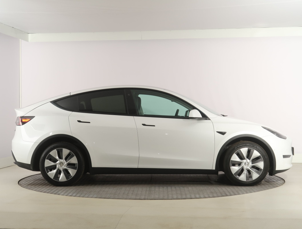 Tesla Model Y 4x4 2022 8