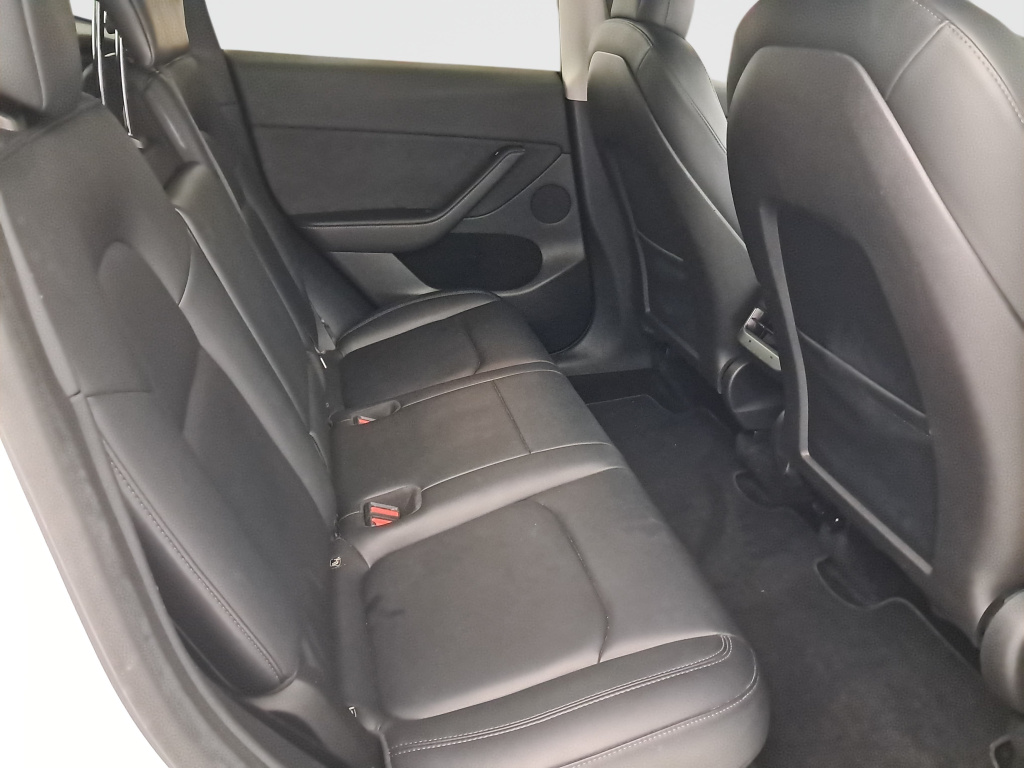 Tesla Model Y 4x4 2022 11