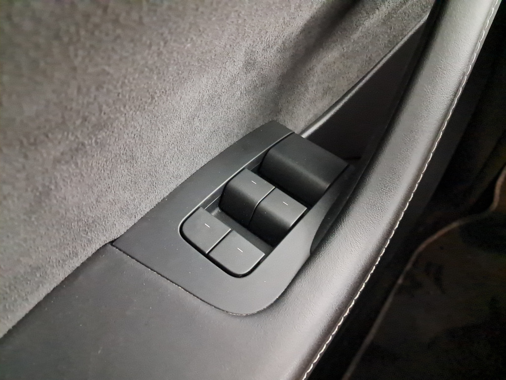 Tesla Model Y 4x4 2022 20