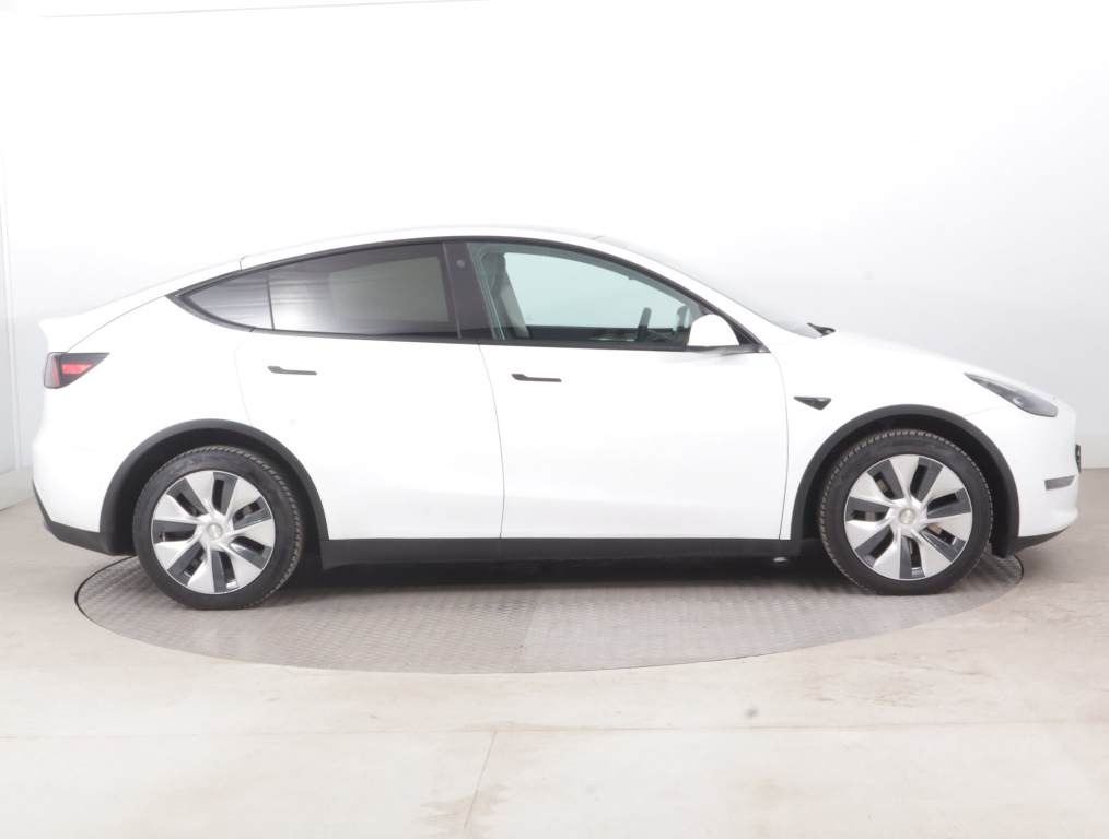 Tesla Model Y 4x4 2022 8