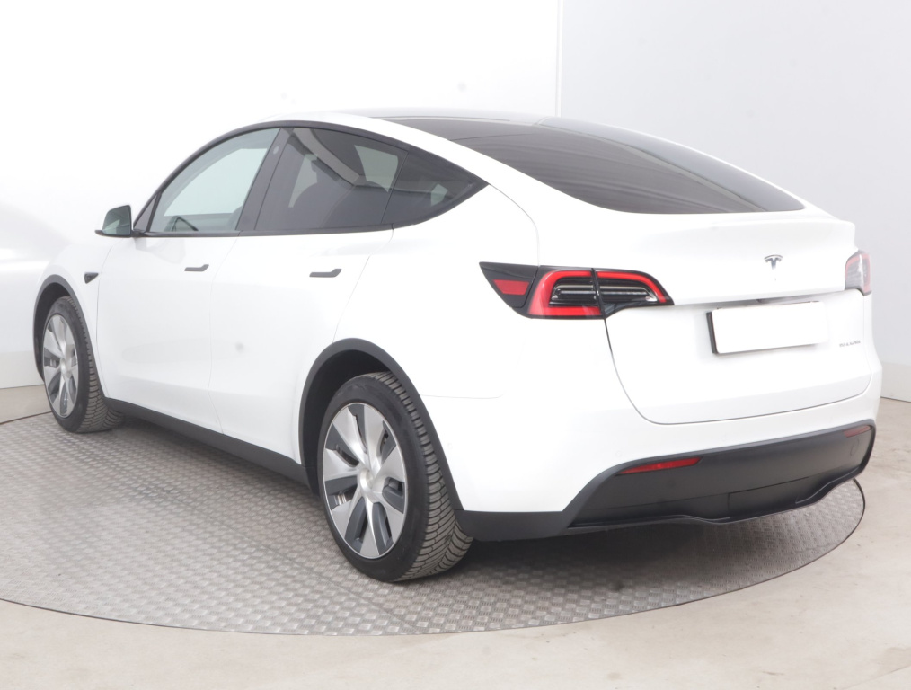 Tesla Model Y 4x4 2022 5