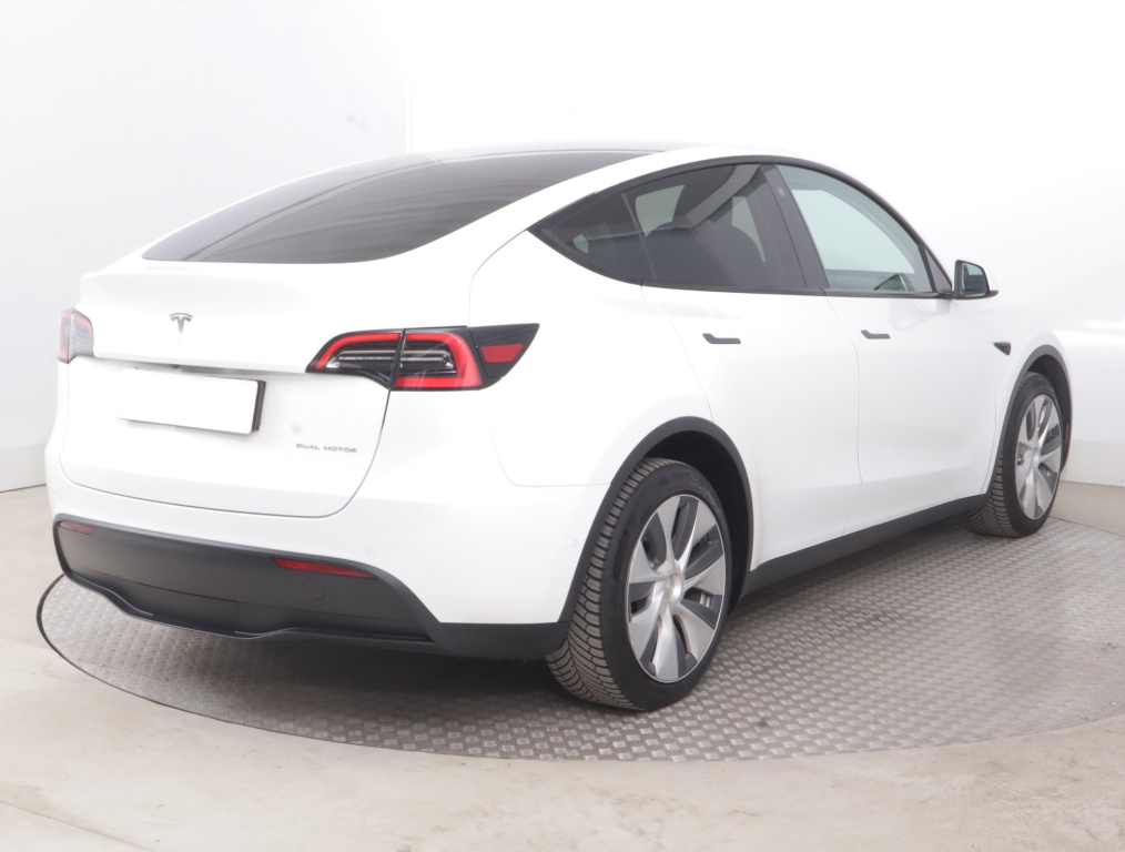 Tesla Model Y 4x4 2022 7