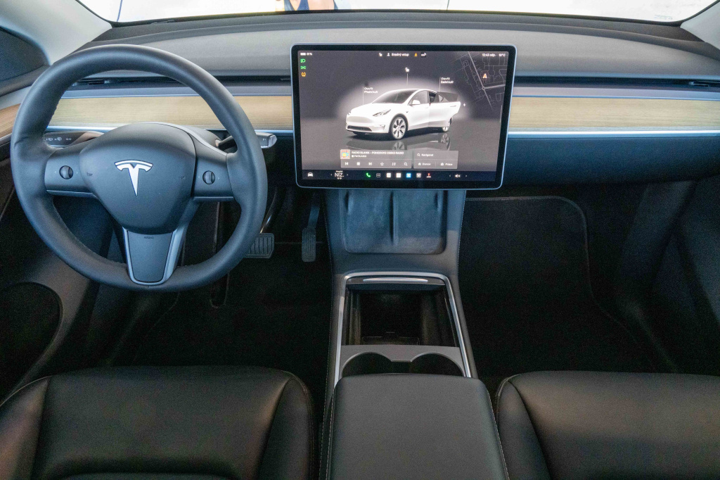 Tesla Model Y 4x4 2022 9