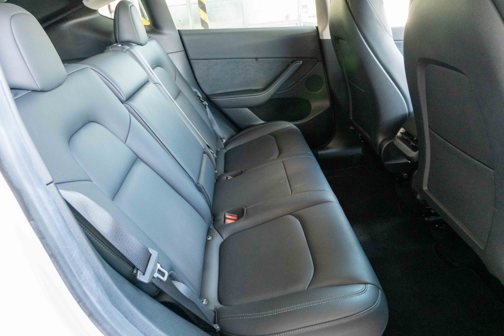 Tesla Model Y 4x4 2022 11