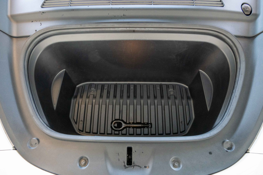 Tesla Model Y 4x4 2022 23
