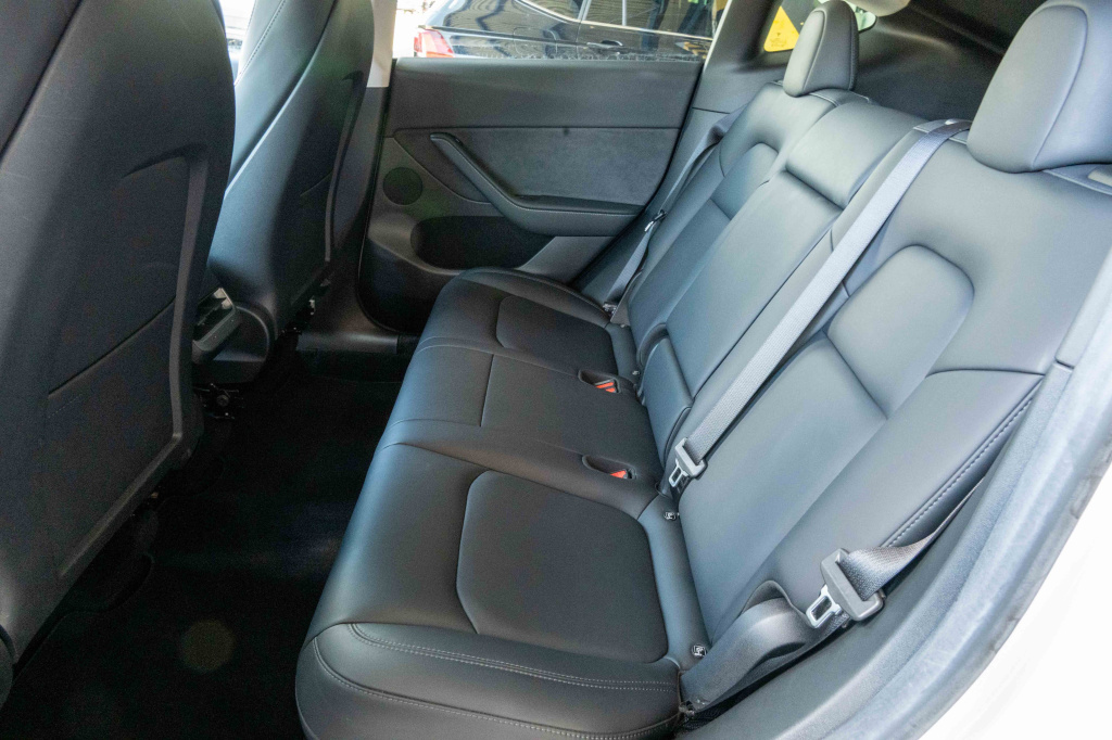 Tesla Model Y 4x4 2022 12