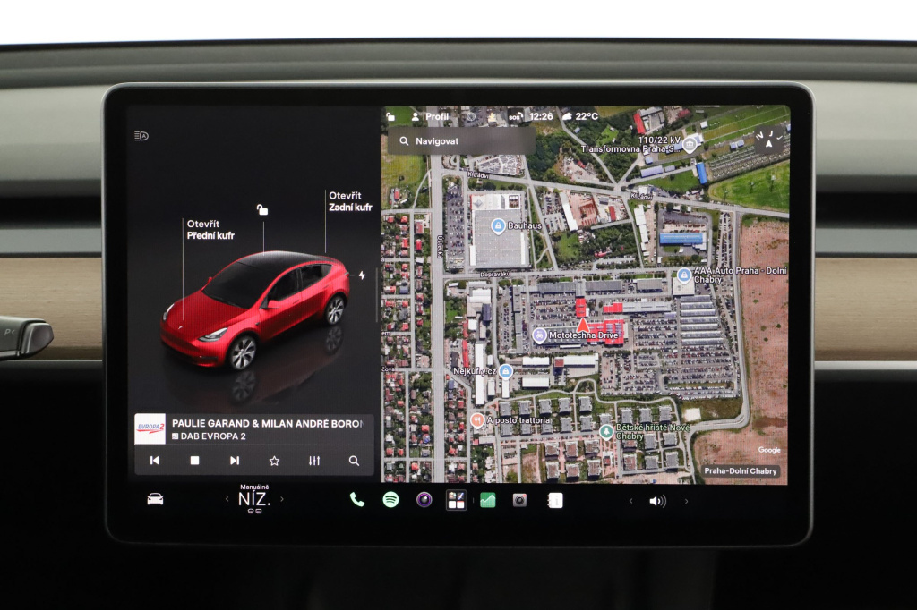 Tesla Model Y 4x4 2023 19