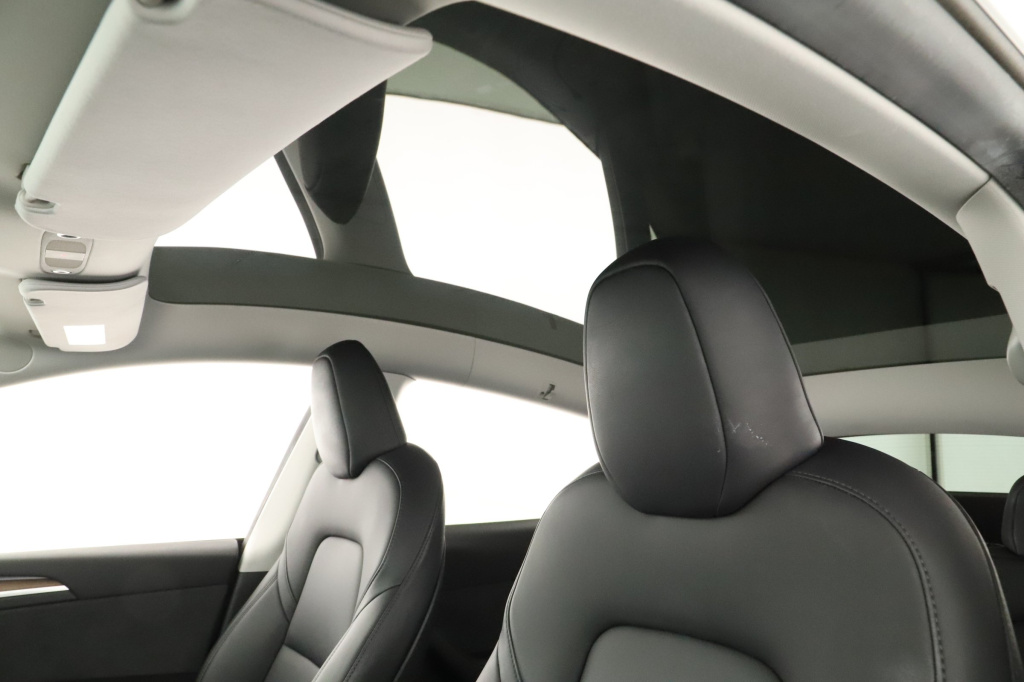 Tesla Model Y 4x4 2023 18