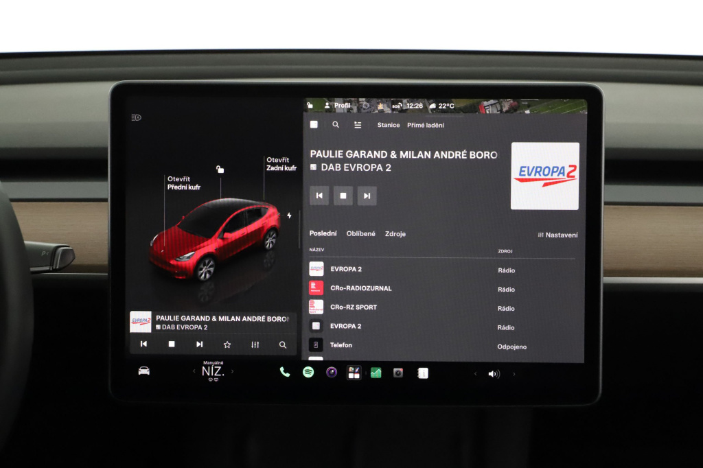 Tesla Model Y 4x4 2023 15