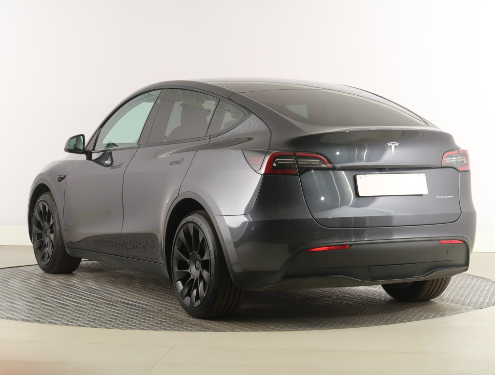 Tesla Model Y 4x4 2022 5
