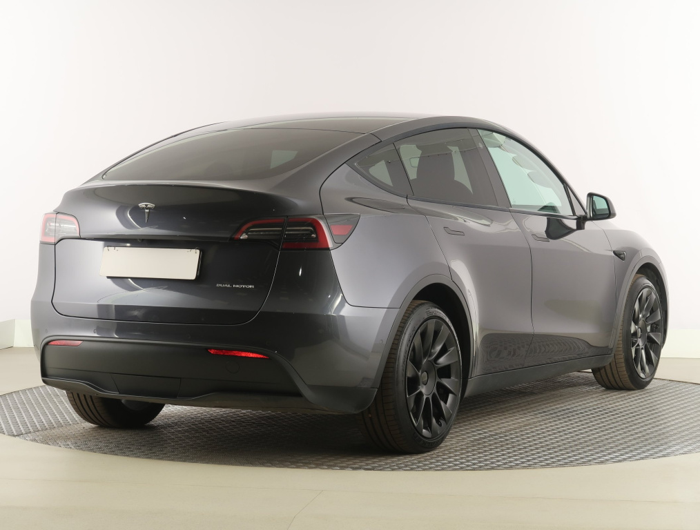 Tesla Model Y 4x4 2022 7