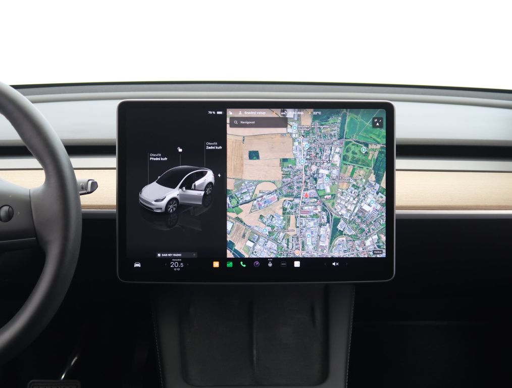 Tesla Model Y 4x4 2023 14