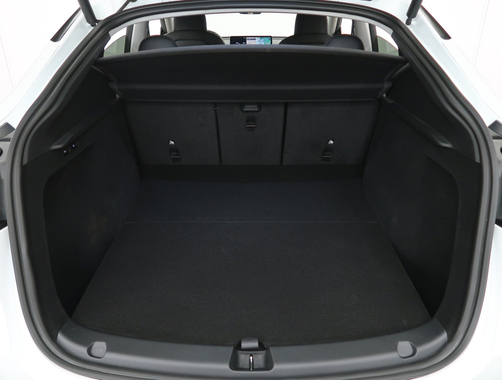 Tesla Model Y 4x4 2023 16