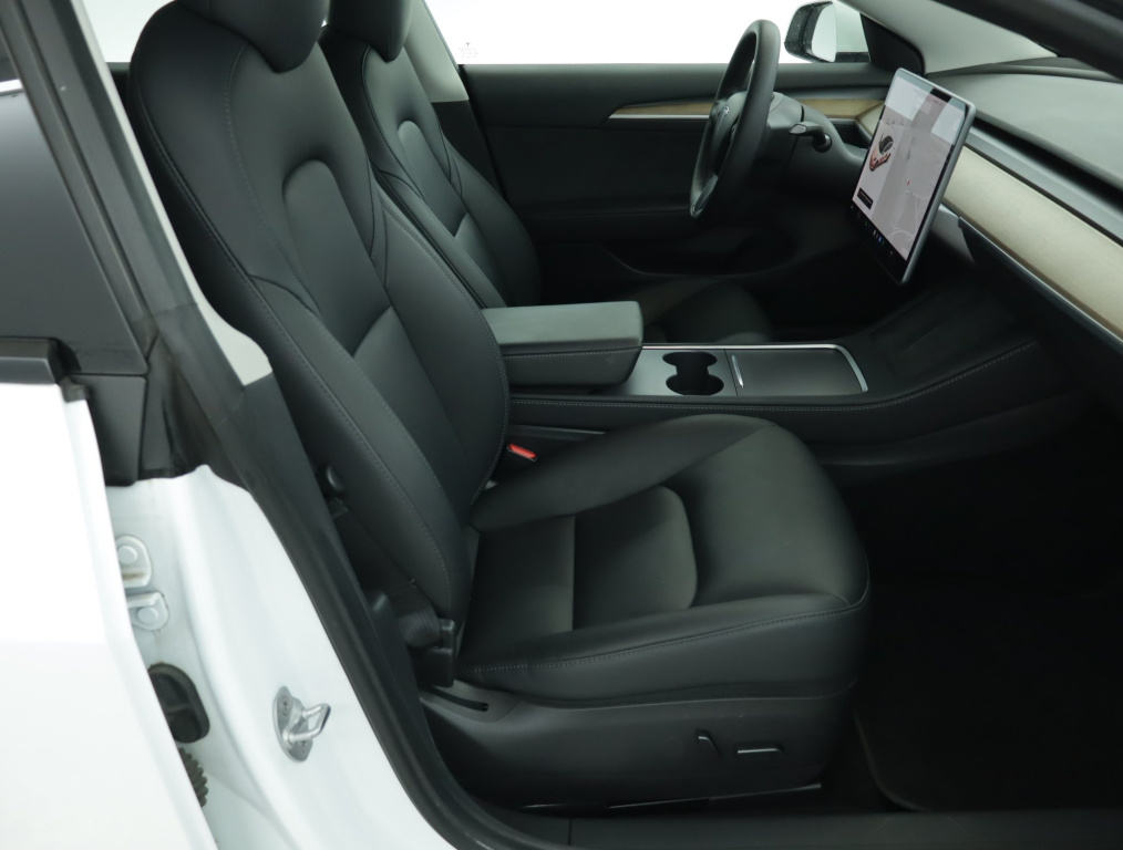 Tesla Model 3 2021 10