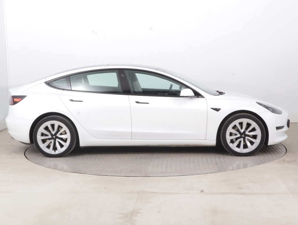 Tesla Model 3 2021 8