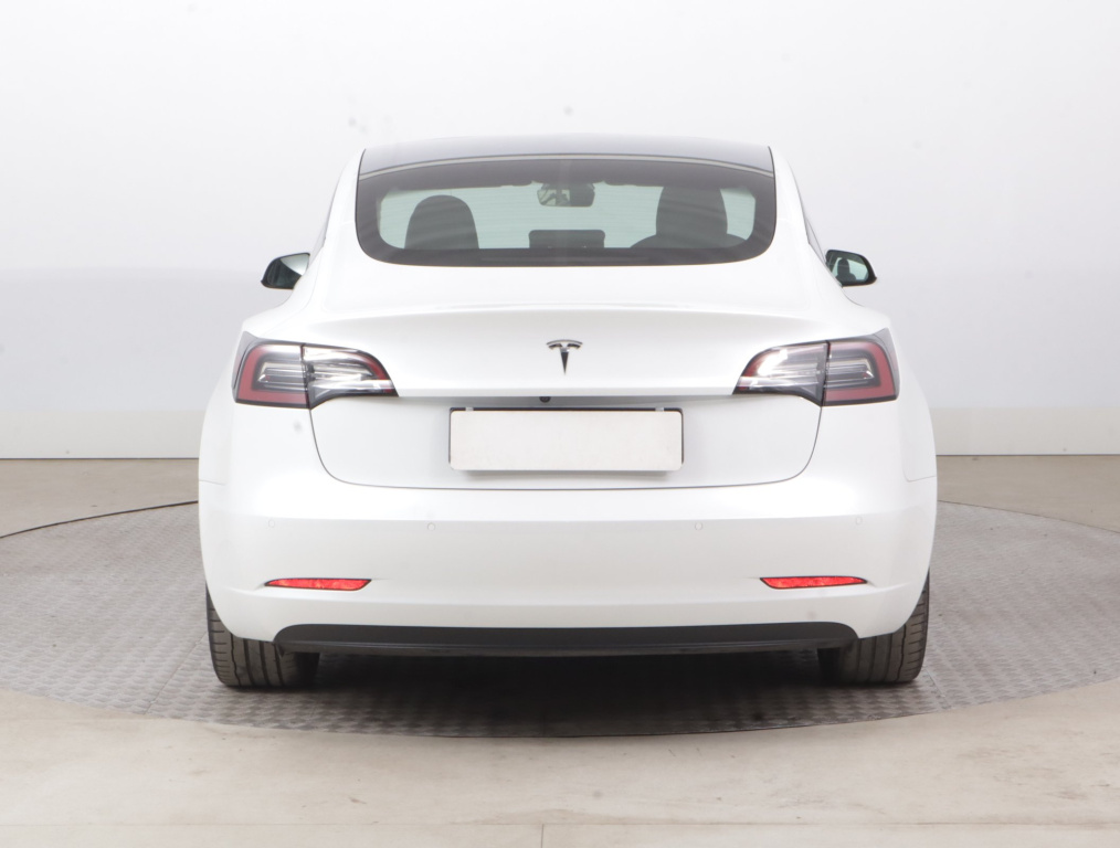 Tesla Model 3 2021 6