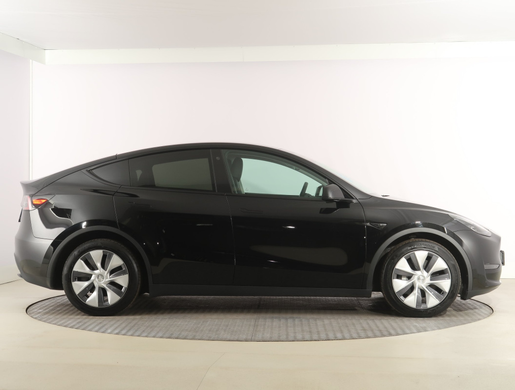 Tesla Model Y 4x4 2023 8