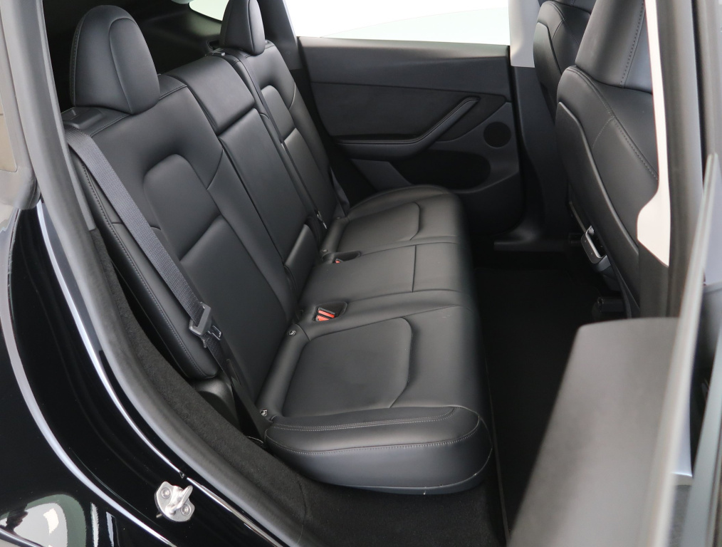 Tesla Model Y 4x4 2023 11