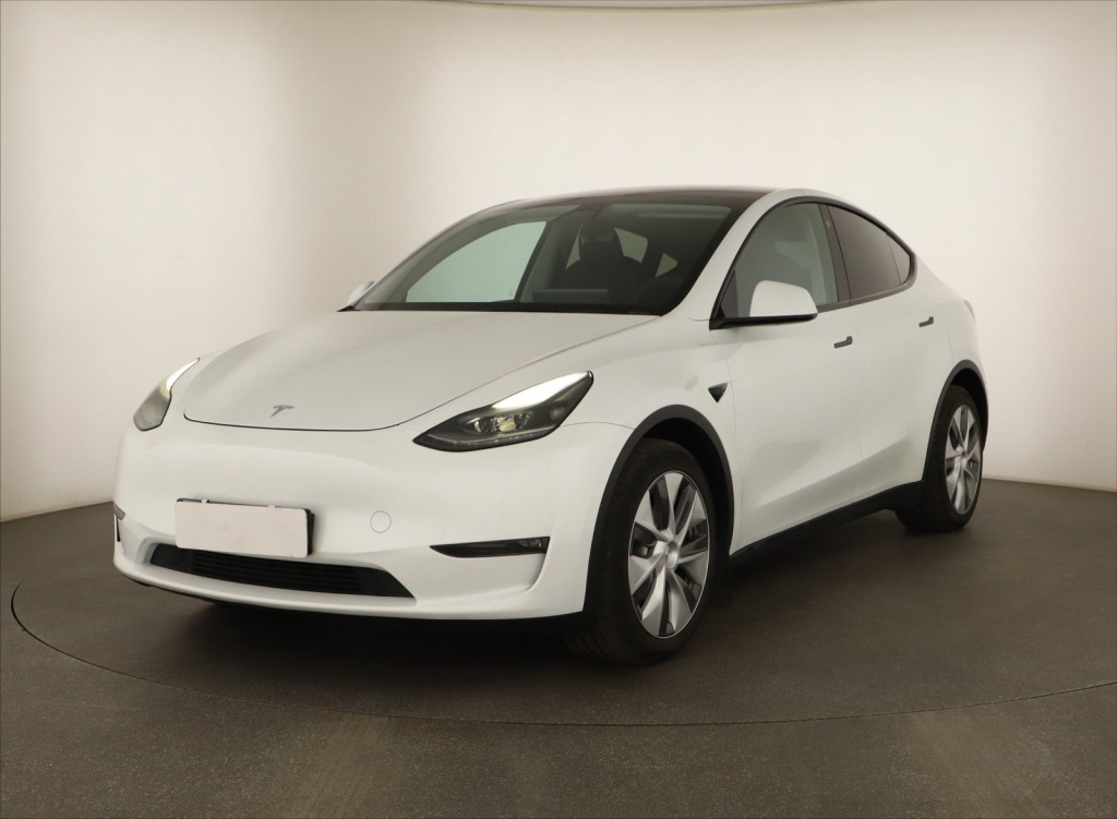 Tesla Model Y 4x4 2023 3