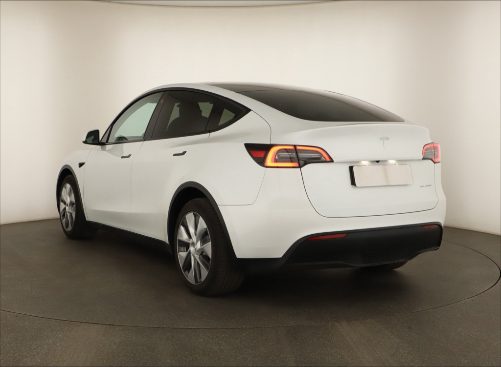 Tesla Model Y 4x4 2023 5
