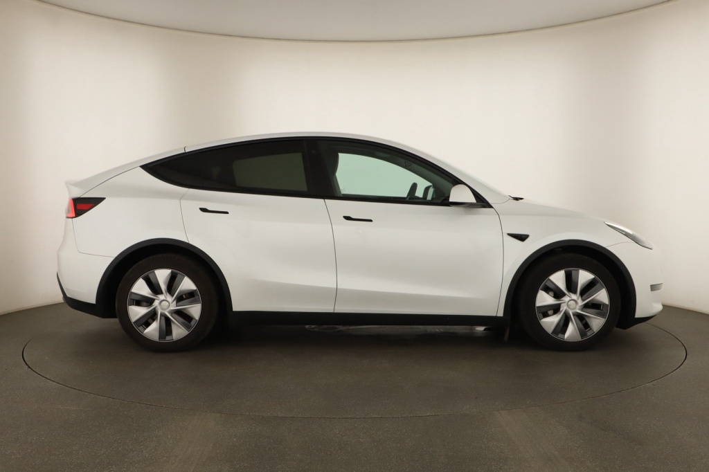 Tesla Model Y 4x4 2023 8