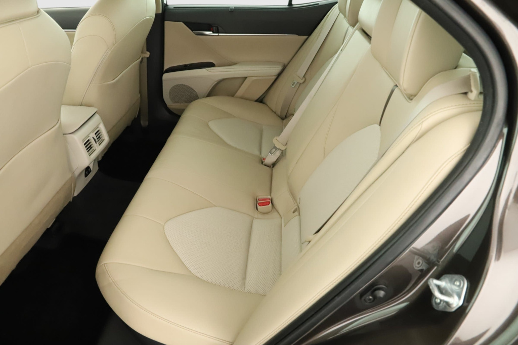 Toyota Camry 2.5 Hybrid 2020 12