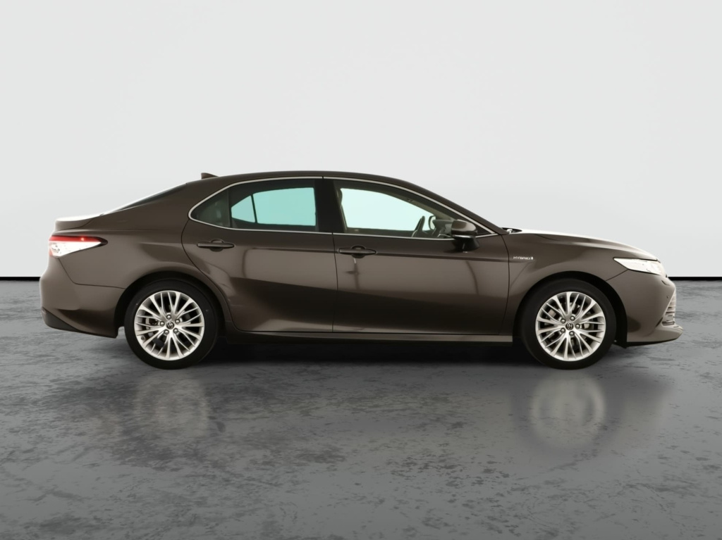 Toyota Camry 2.5 Hybrid 2020 8