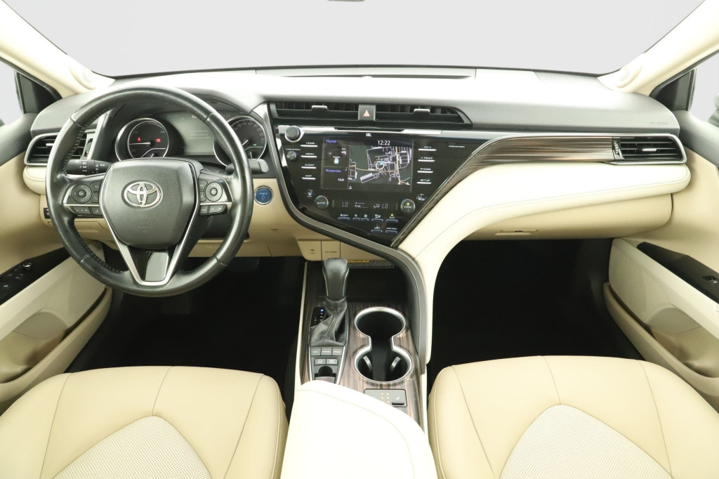 Toyota Camry 2.5 Hybrid 2020 9