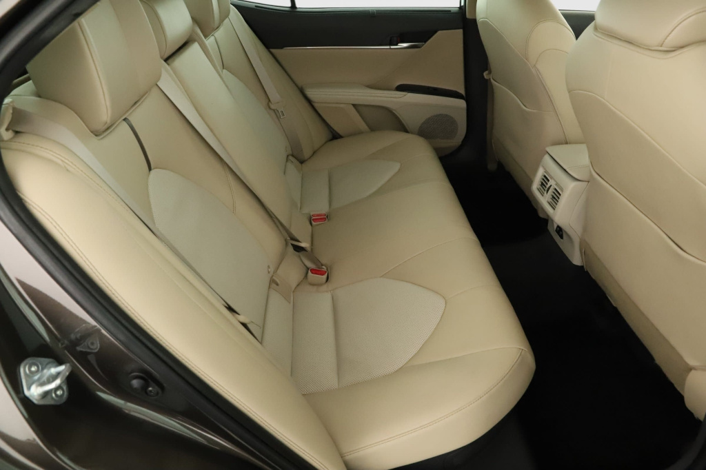 Toyota Camry 2.5 Hybrid 2020 11