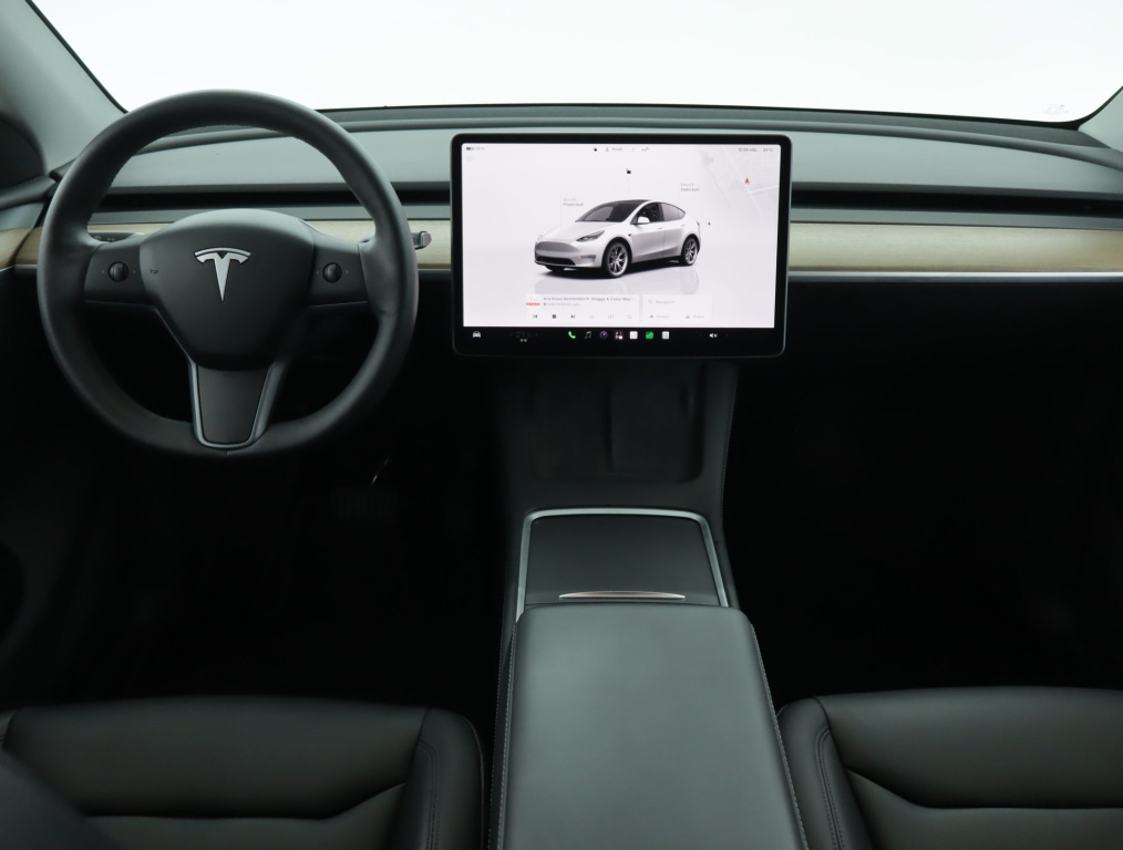 Tesla Model Y 4x4 2023 9