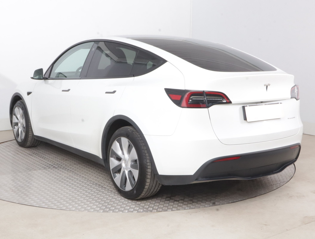 Tesla Model Y 4x4 2023 5