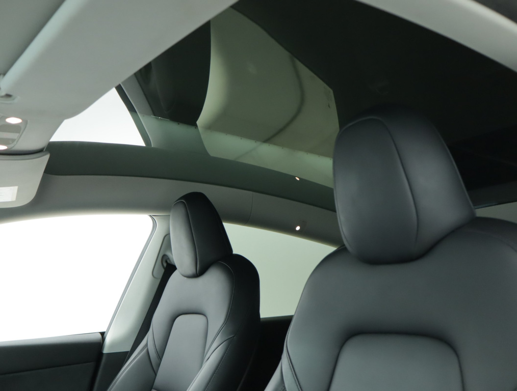 Tesla Model Y 4x4 2023 22