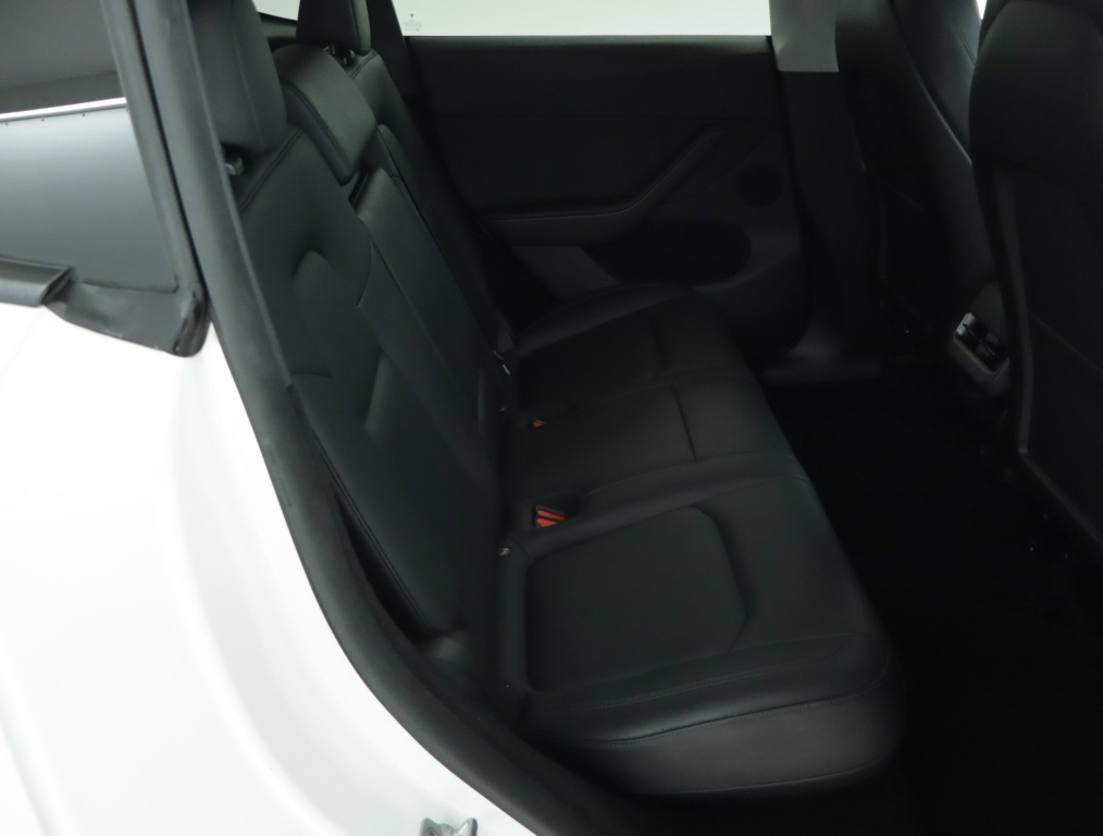 Tesla Model Y 4x4 2023 11
