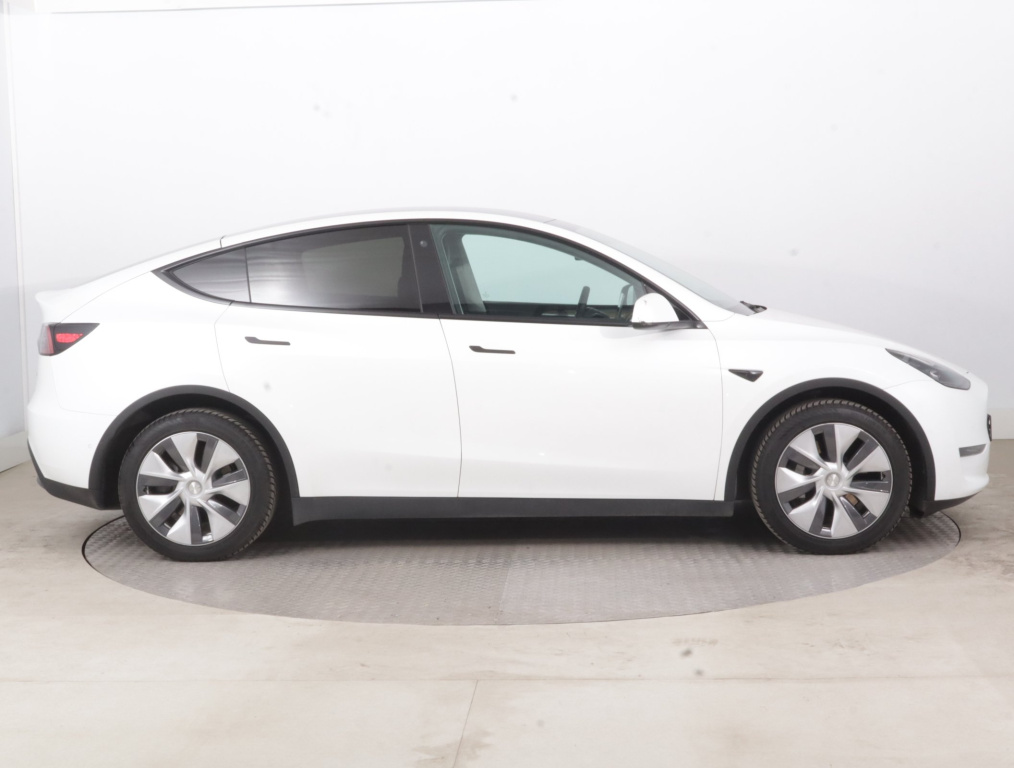 Tesla Model Y 4x4 2022 8