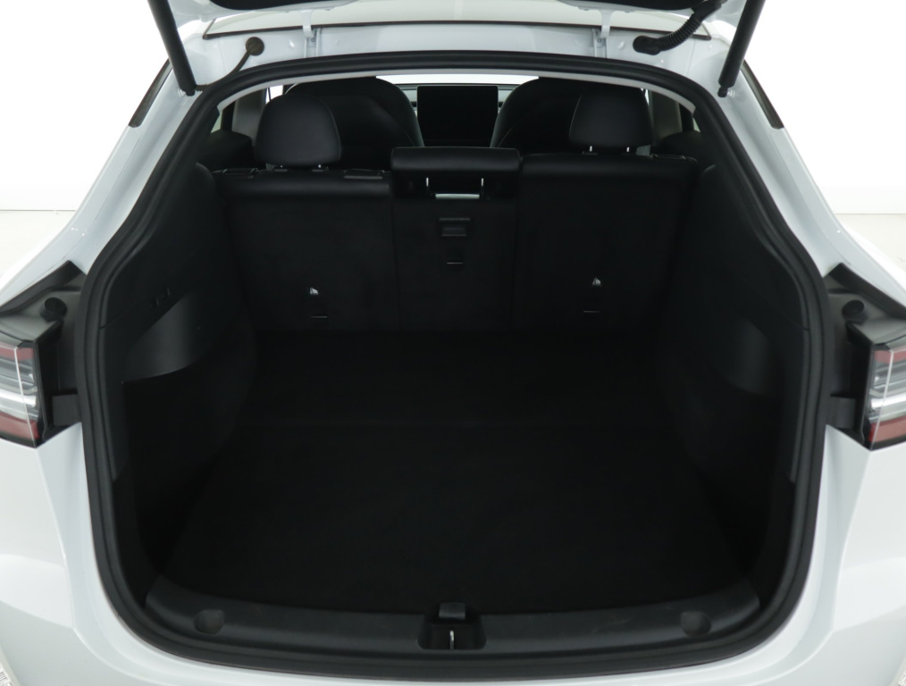 Tesla Model Y 4x4 2022 17