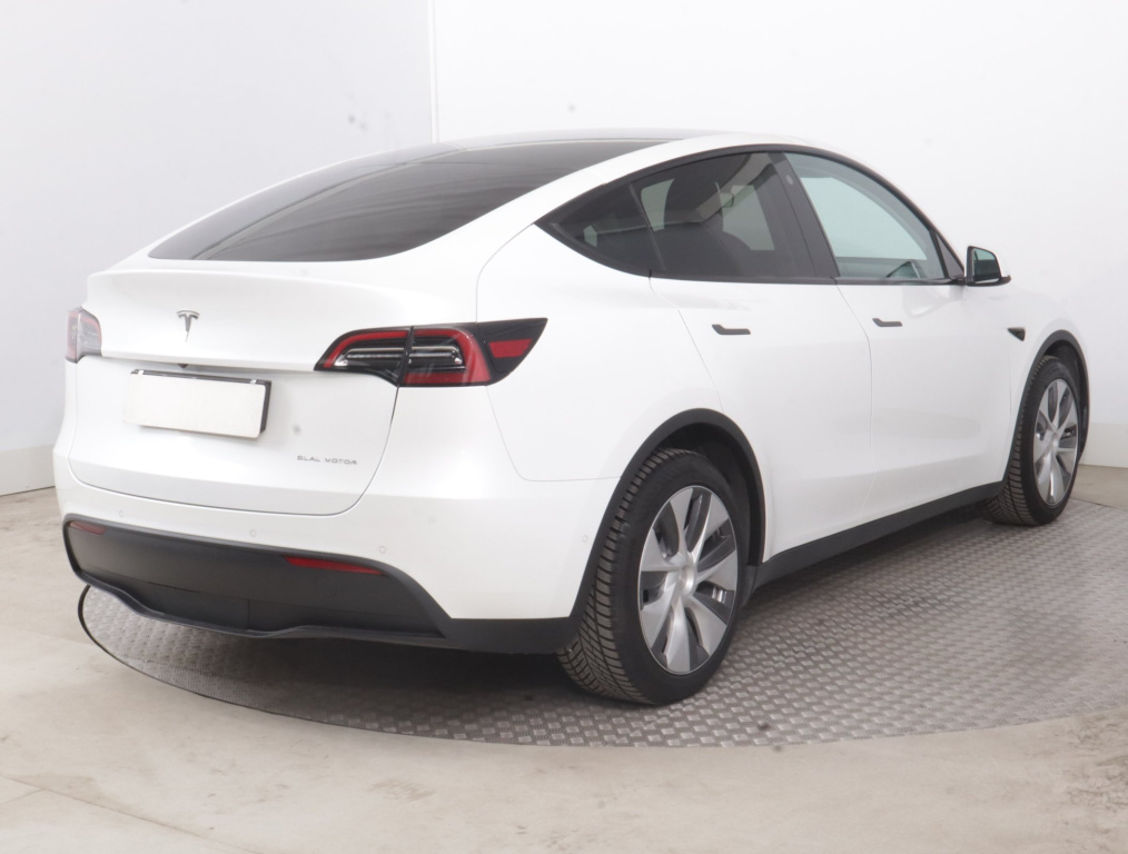 Tesla Model Y 4x4 2022 7