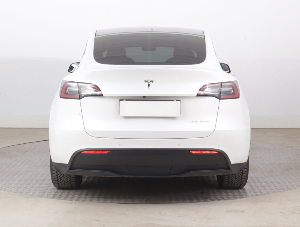 Tesla Model Y 4x4 2022 6