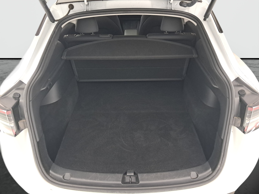 Tesla Model Y 4x4 2022 17