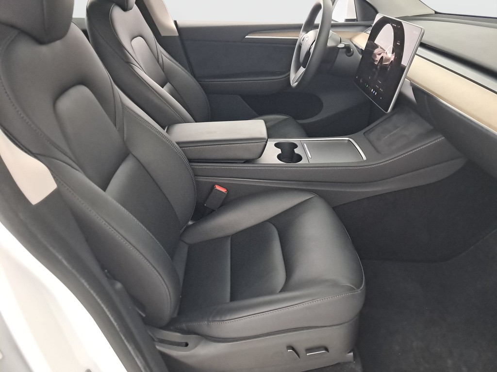 Tesla Model Y 4x4 2022 10