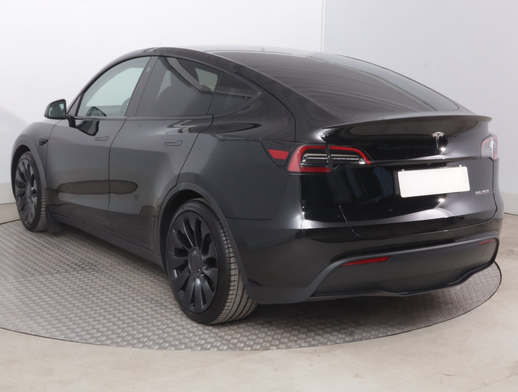 Tesla Model Y 4x4 2022 5
