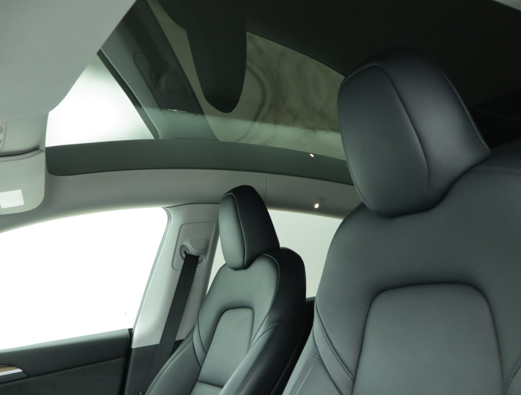 Tesla Model Y 4x4 2022 22