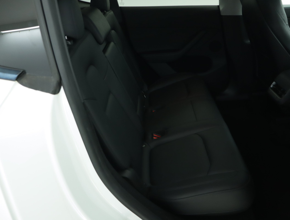 Tesla Model Y 4x4 2023 11