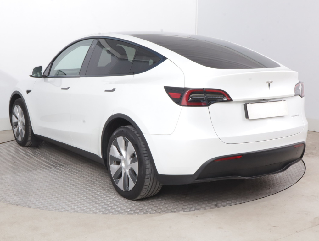 Tesla Model Y 4x4 2023 5