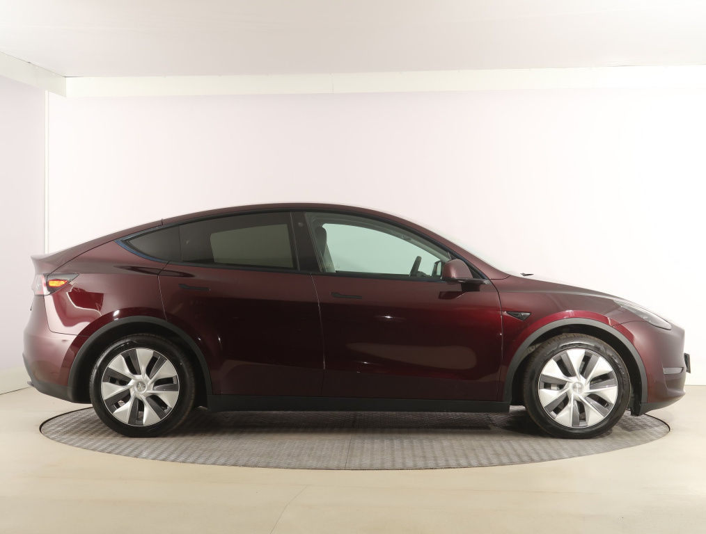 Tesla Model Y 4x4 2023 8