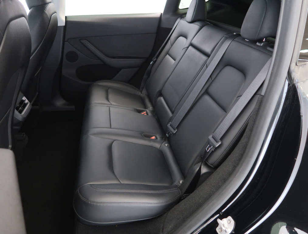 Tesla Model Y 4x4 2023 12