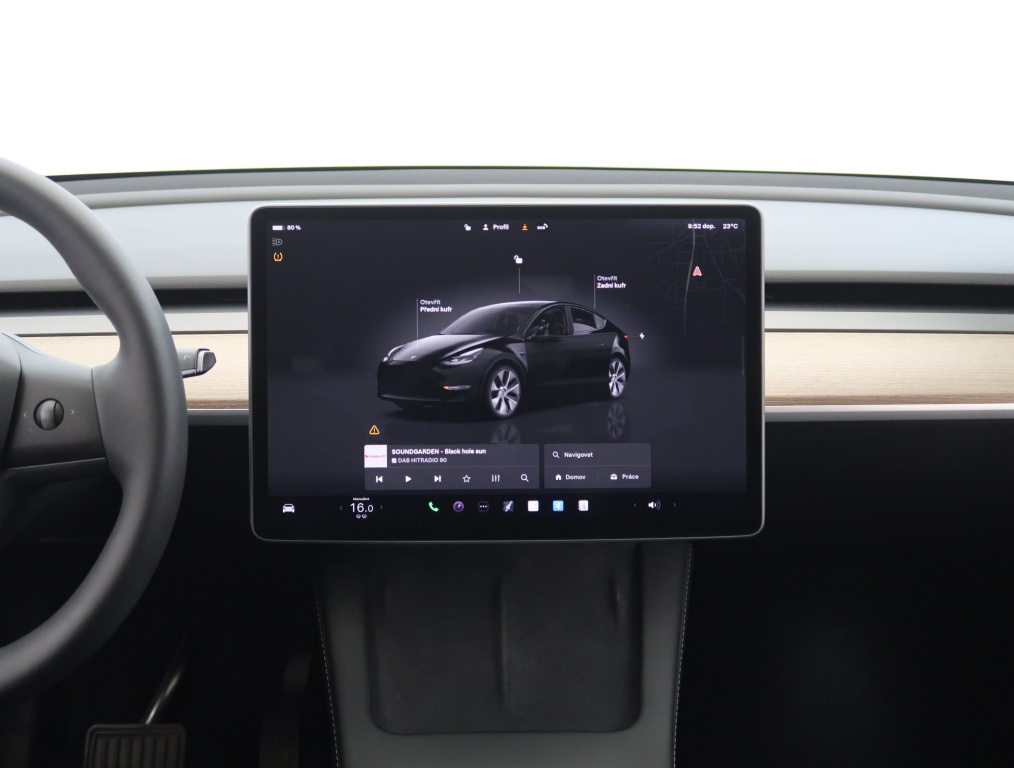 Tesla Model Y 4x4 2023 14