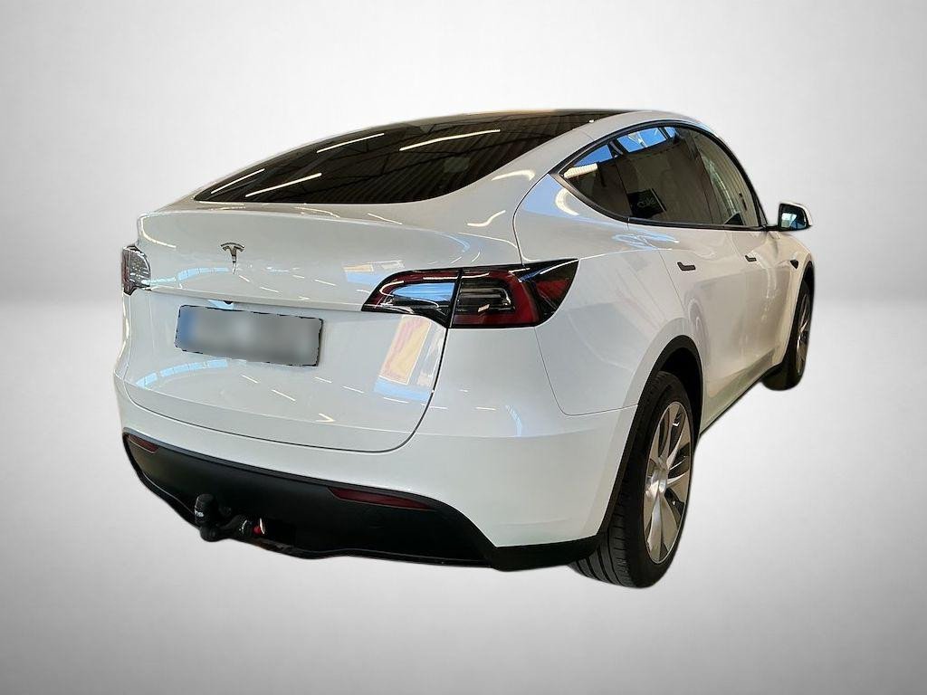 Tesla Model Y 2023 2